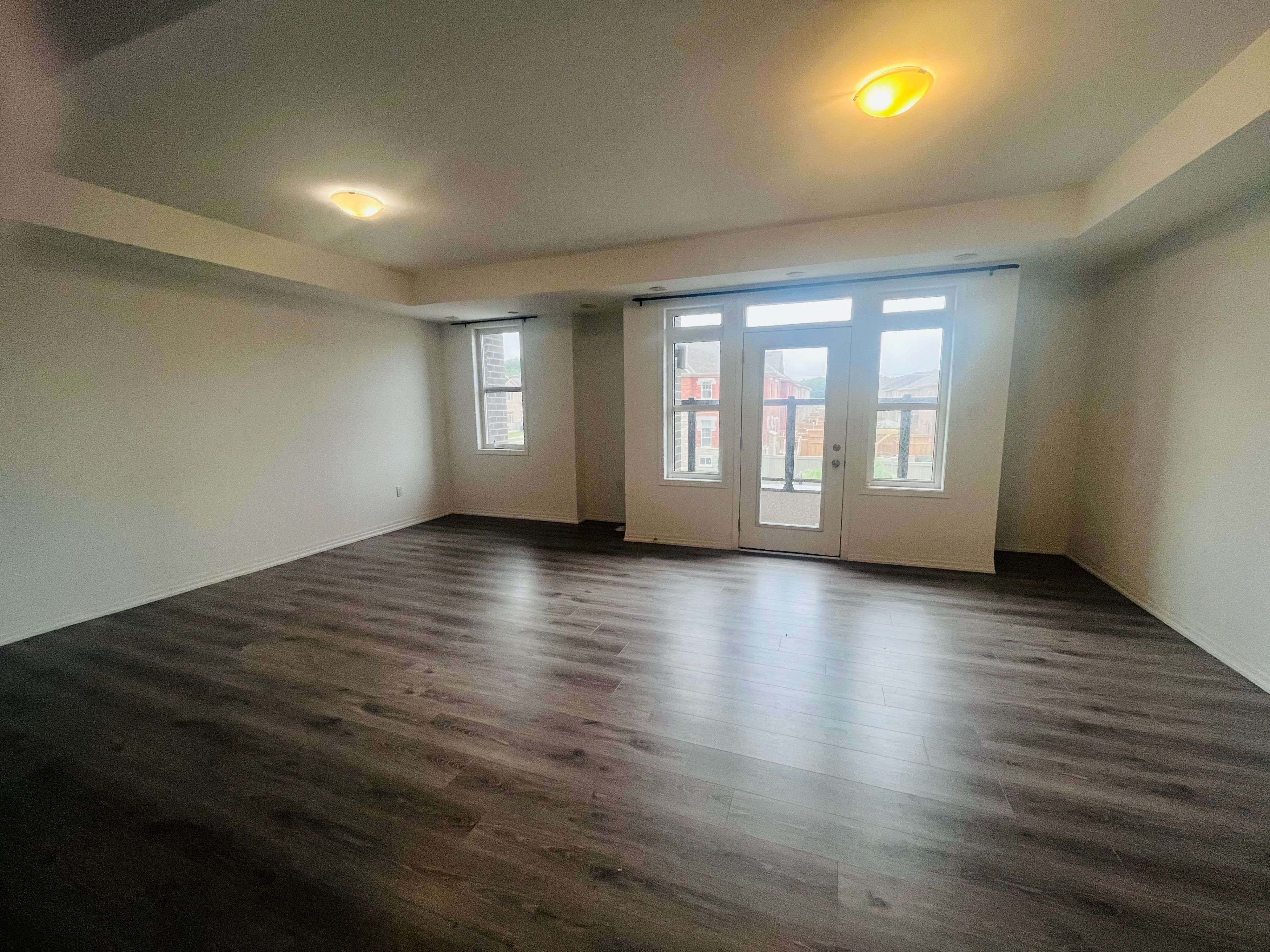 Oakville, ON L6H 0X9,124 Burnhamthorpe RD E