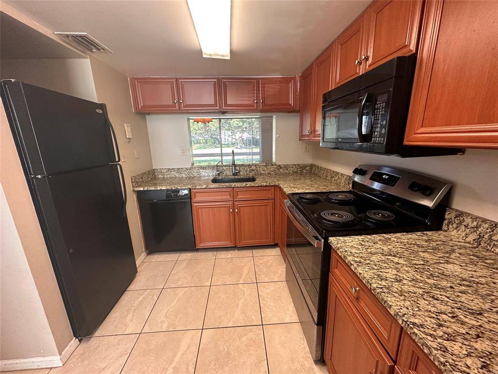 Plantation, FL 33324,817 NW 91st Ter
