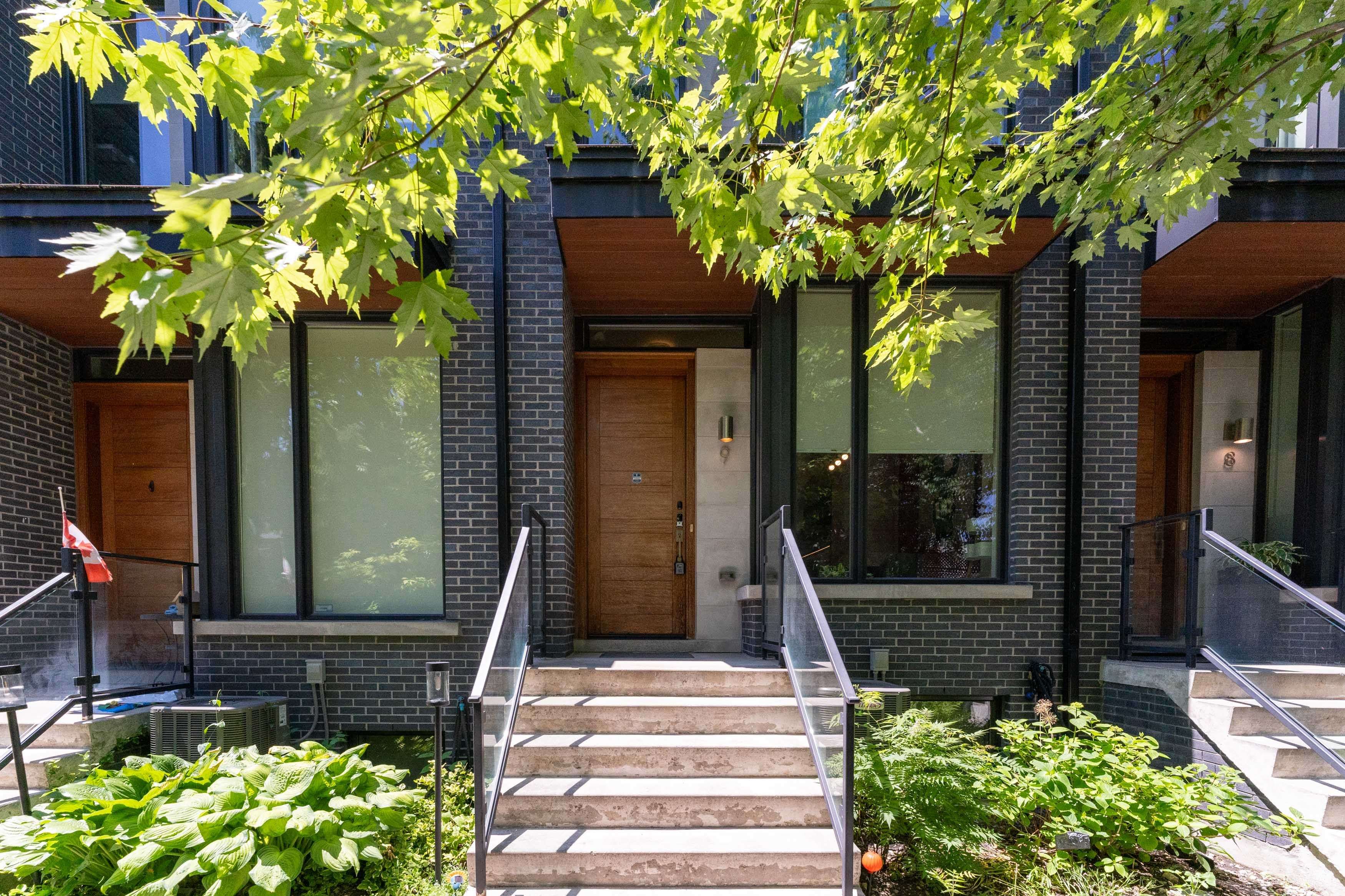 Toronto E03, ON M4K 2P9,837 Broadview AVE #9