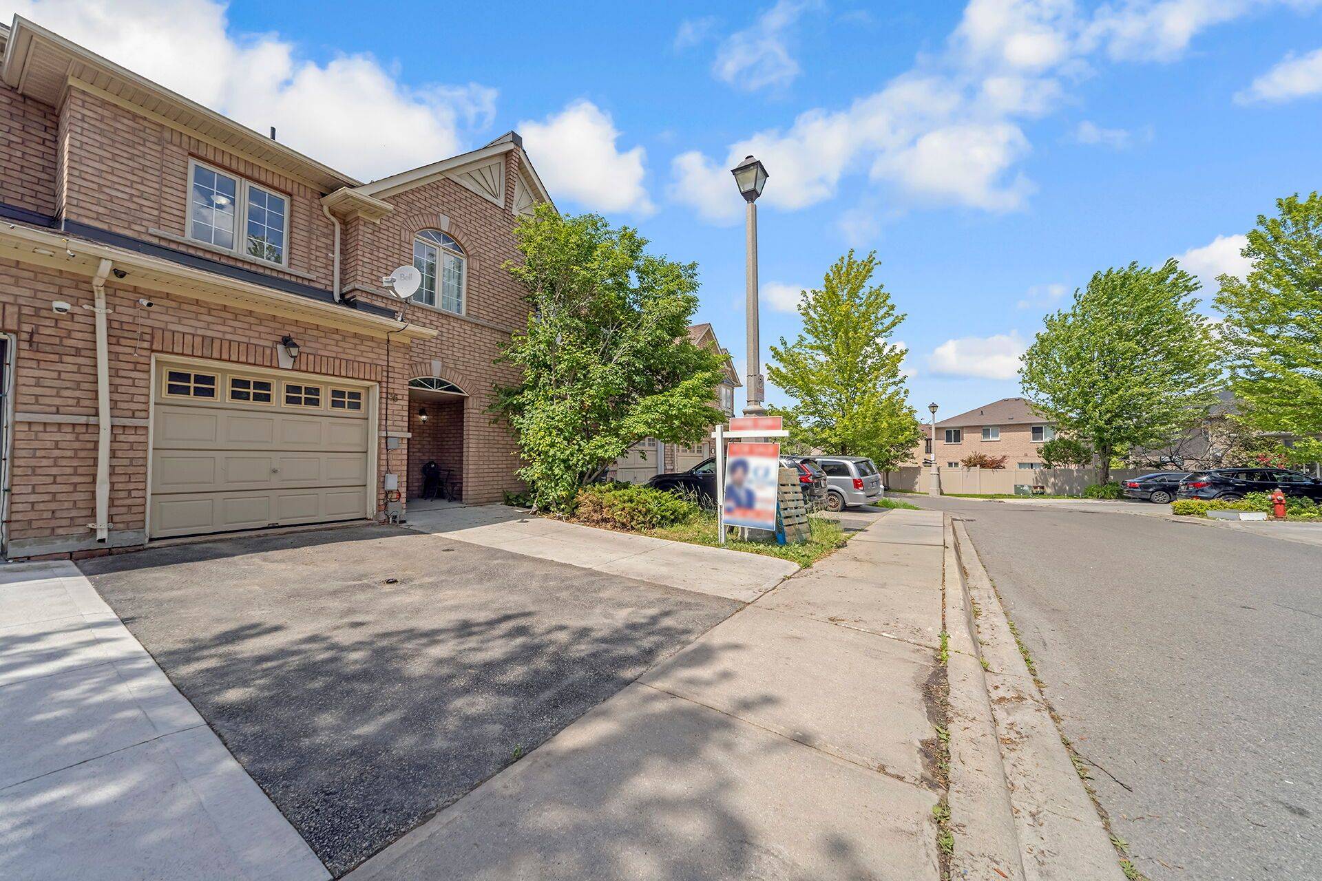 Brampton, ON L6R 3M7,36 Rockgarden TRL