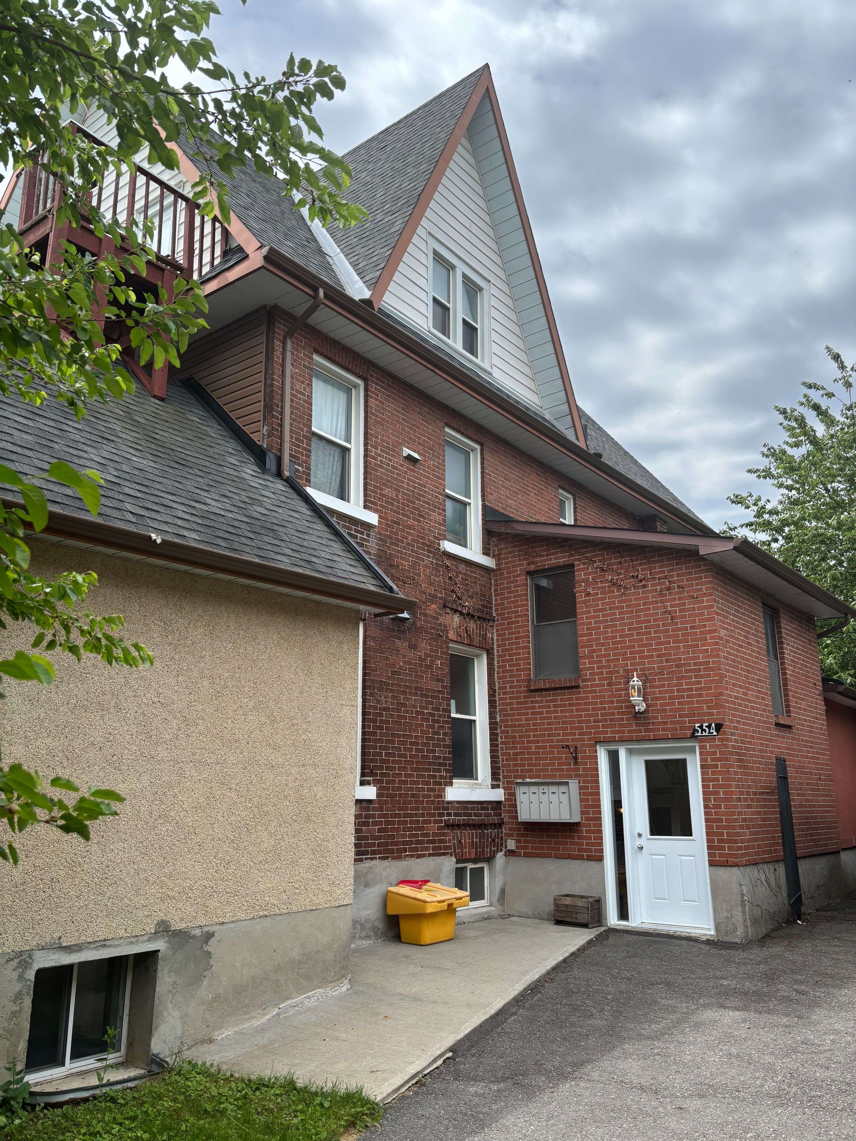Westboro - Hampton Park, ON K1Z 5J5,554 Highcroft AVE