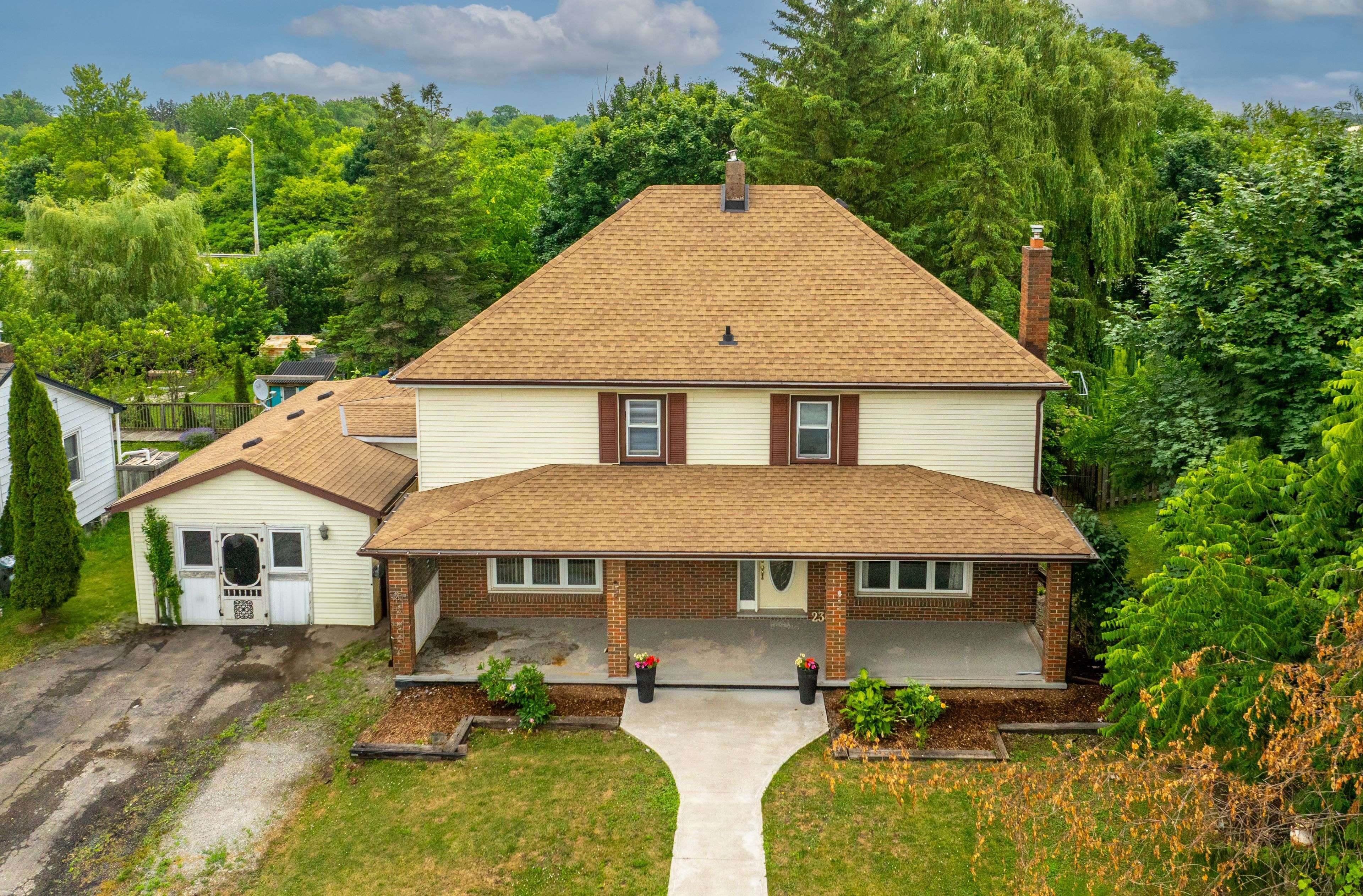 2348 Clifton ST, Thorold, ON L0S 1A0