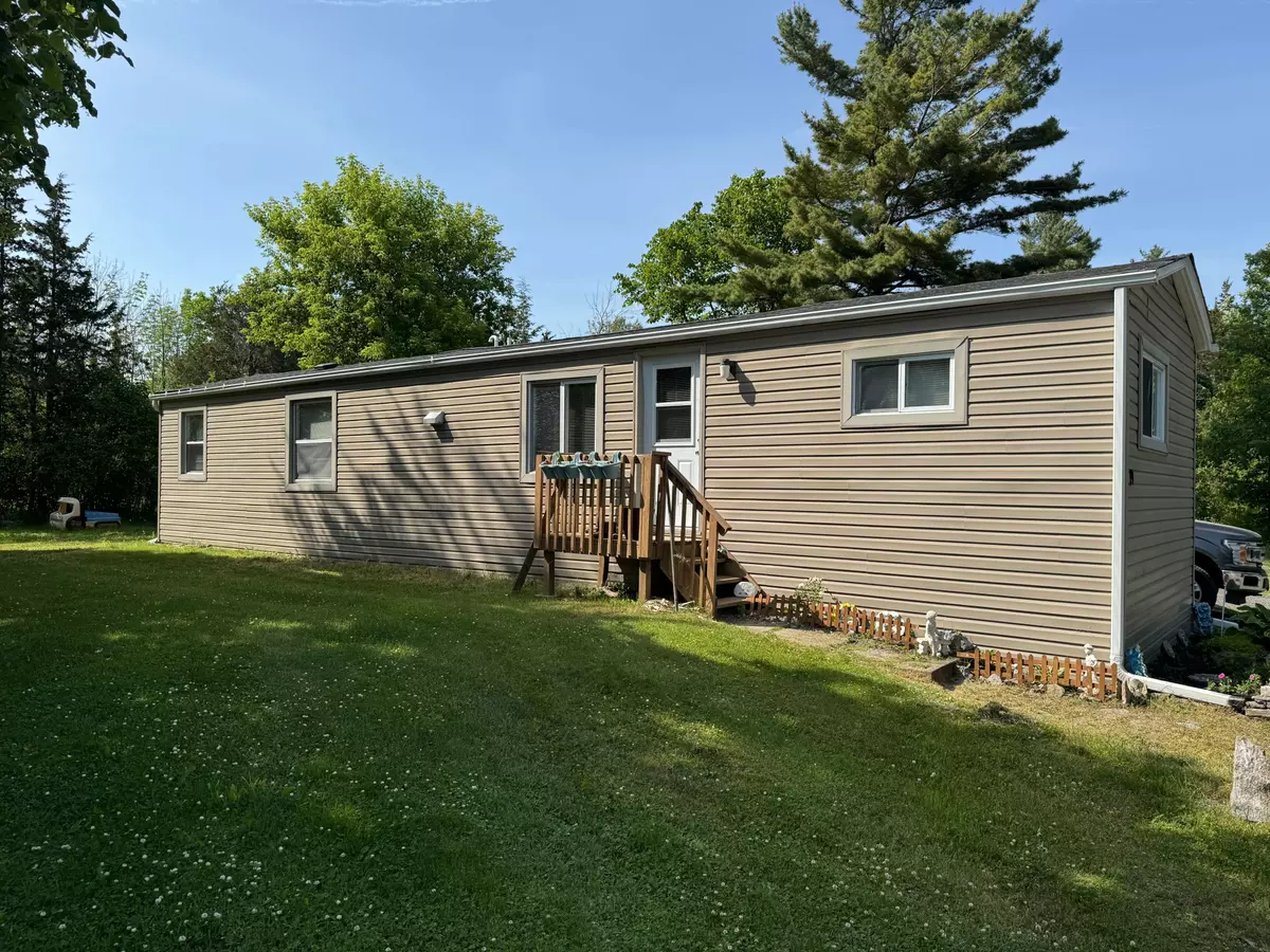 Loyalist, ON K0H 1G0,5633 Bath RD #19
