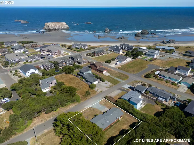 865 Newport Avenue, Bandon, OR 97411