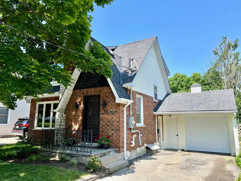 77 Drury LN, Barrie, ON L4M 3C9