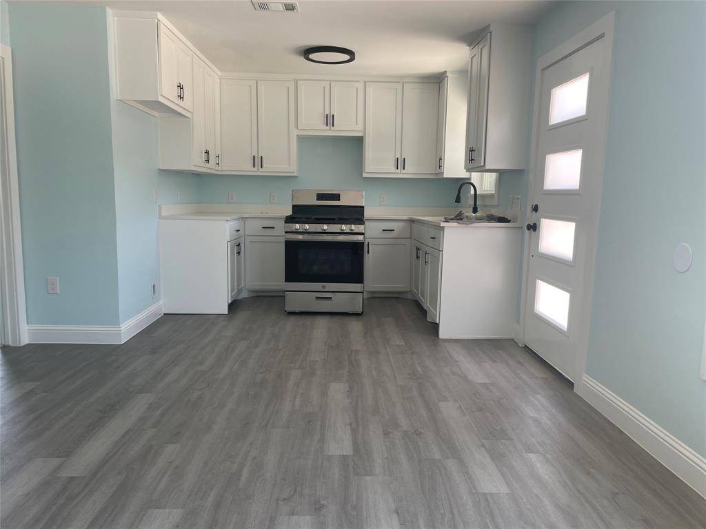 Dallas, TX 75210,4524 Metropolitan Avenue