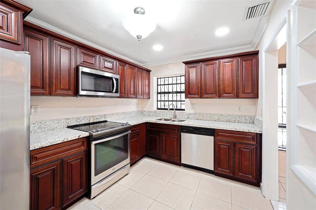 Miami Gardens, FL 33055,[StreetName,UnitNumber,StreetNumber,StreetDirPrefix]