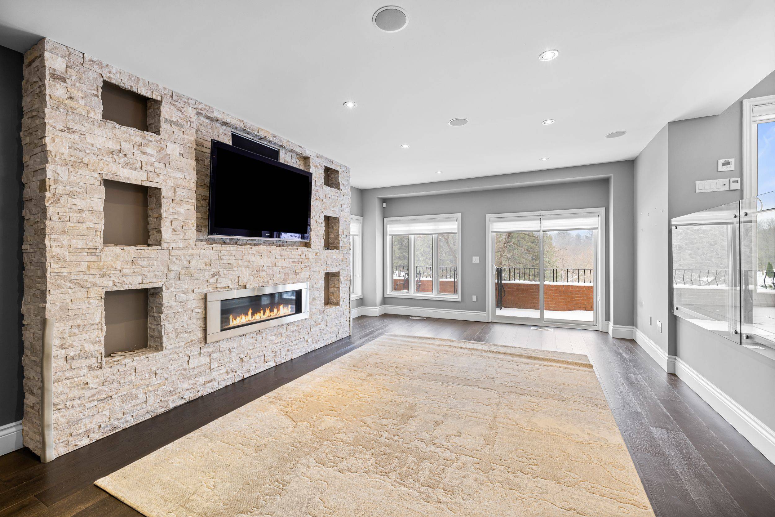 Vaughan, ON L4L 8L2,4001 Teston RD