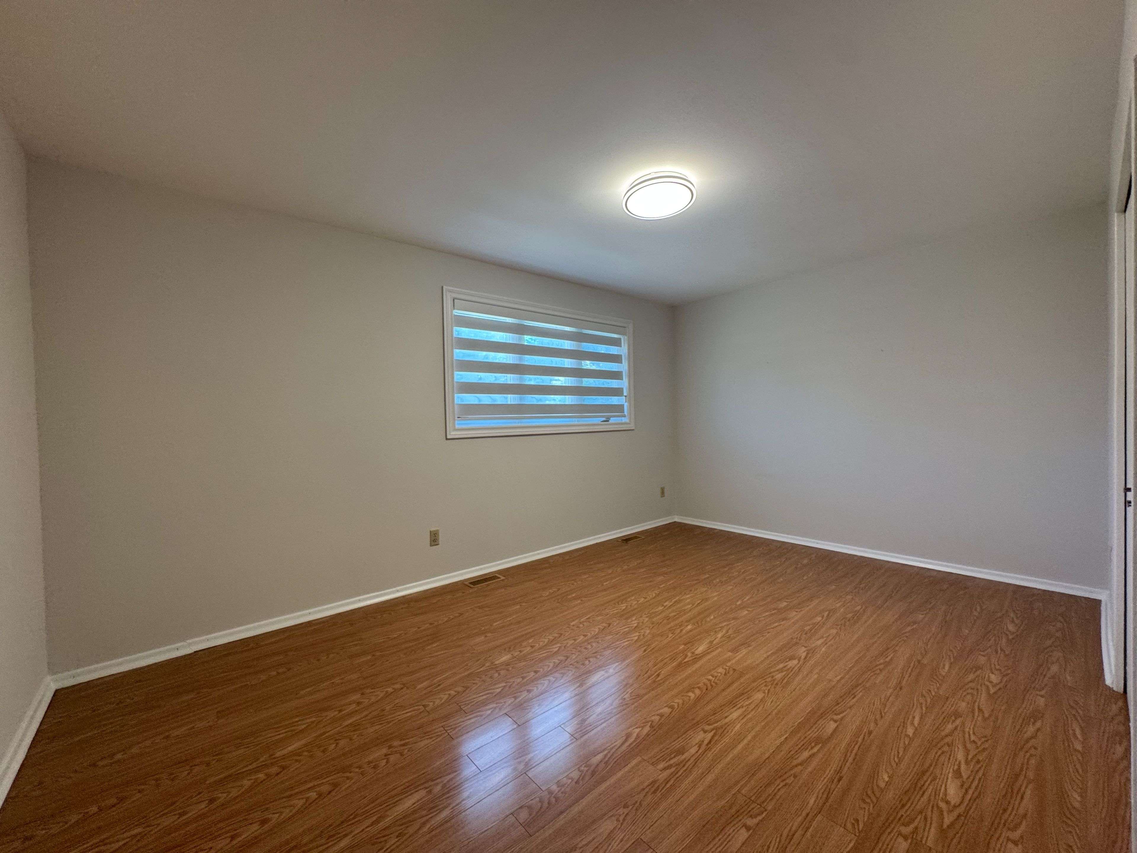Markham, ON L3P 1J6,33 Southdale DR