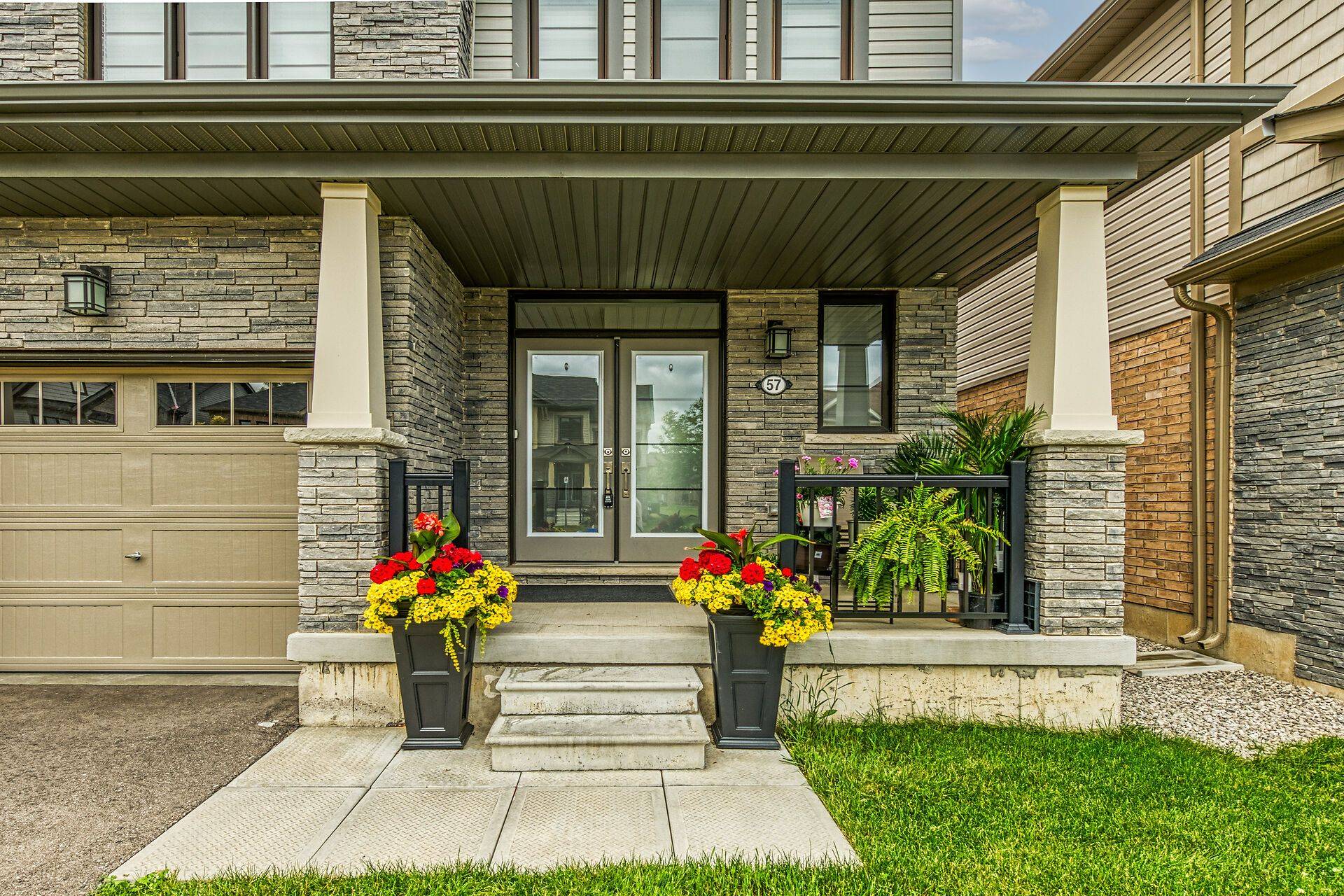 Hamilton, ON L8J 0M4,57 Queen Mary BLVD