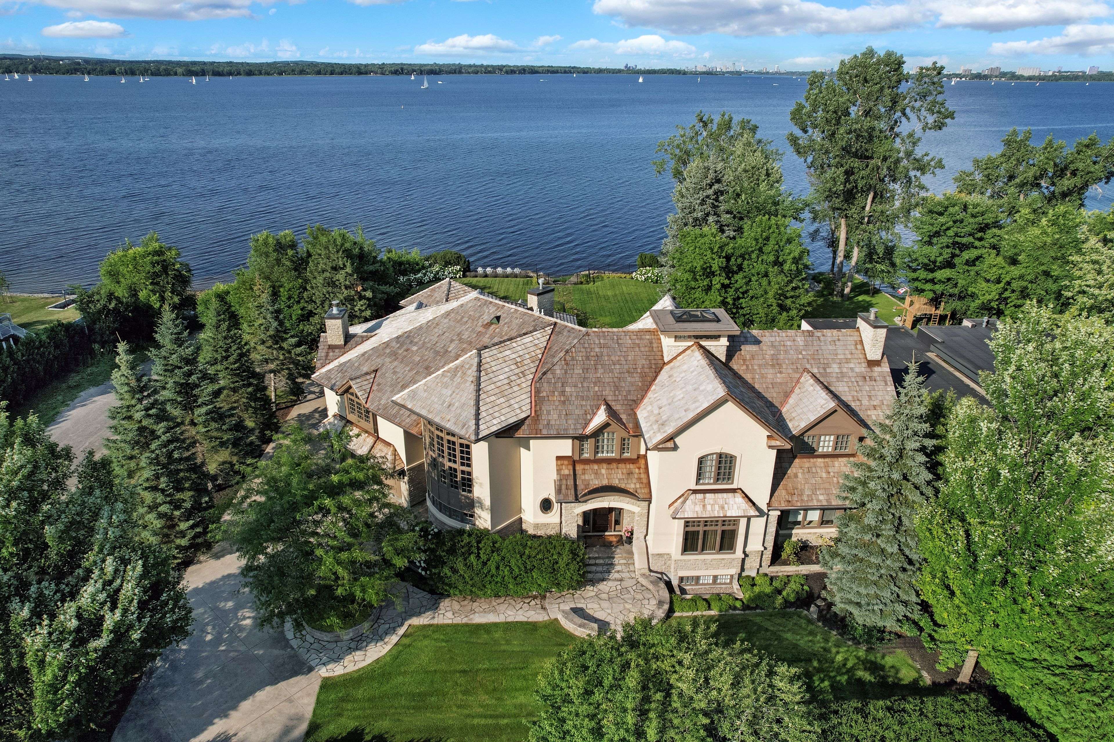 Crystal Bay - Rocky Point - Bayshore, ON K2H 8B7,113 Grandview RD