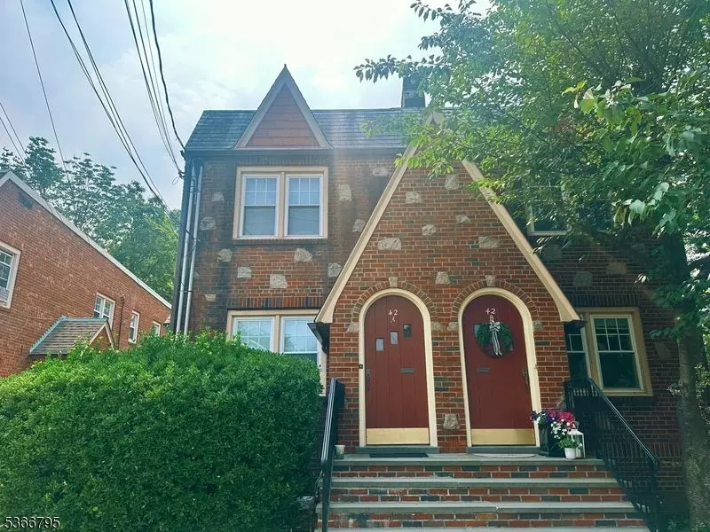42 Center St #A, Chatham Boro, NJ 07928