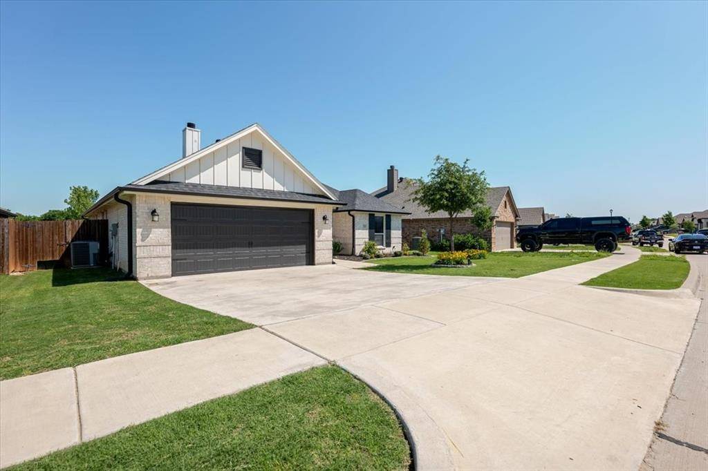 Weatherford, TX 76087,321 Paloma Street