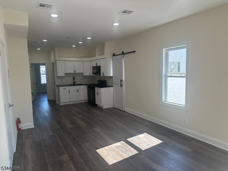Nutley Twp., NJ 07110,684 Passaic Ave #2