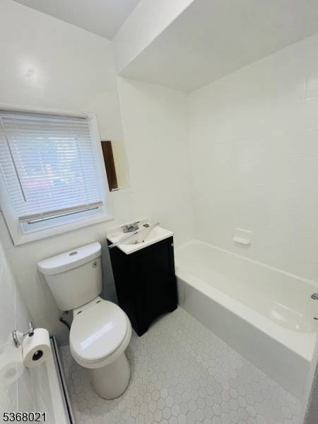 Elizabeth City, NJ 07202,740 Edgar Rd