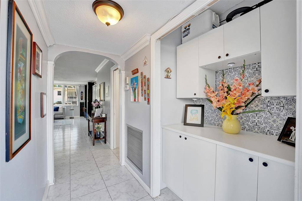 Fort Lauderdale, FL 33304,711 N Birch Rd #102
