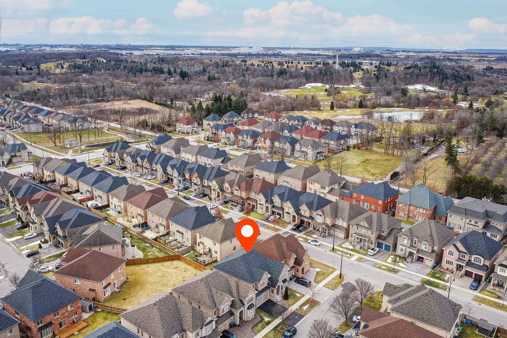 Brampton, ON L6Y 0X2,32 Mistyglen CRES