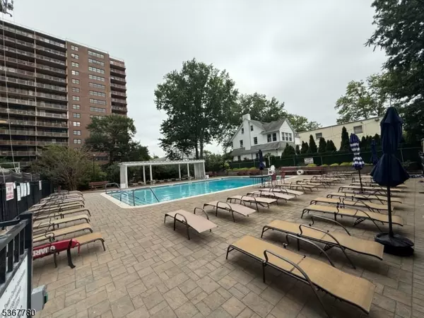 Passaic City, NJ 07055,285 Aycrigg Ave #20C
