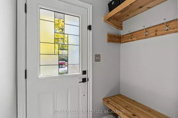 Niagara Falls, ON L2E 5C4,4917 Amelia CRES