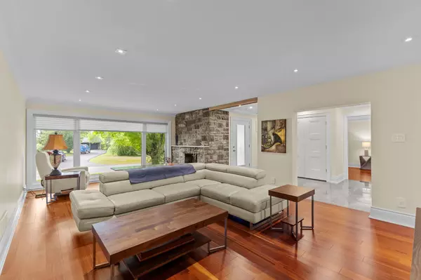 Alta Vista And Area, ON K1H 5B5,1883 Barnhart PL