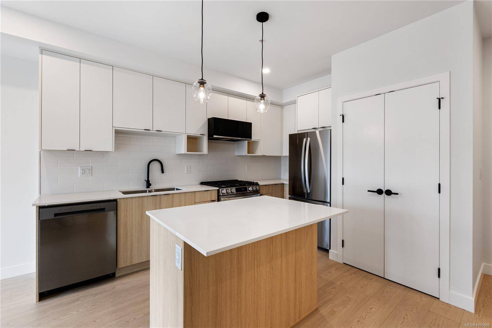 Langford, BC V9B 3R8,2629 Millstream Rd #615