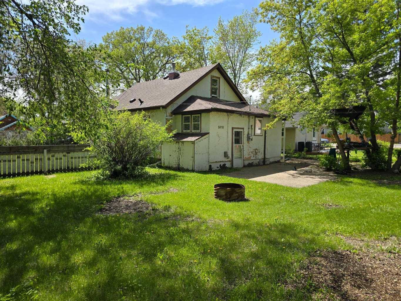 Ponoka, AB T4J 1G7,5018 56 AVE