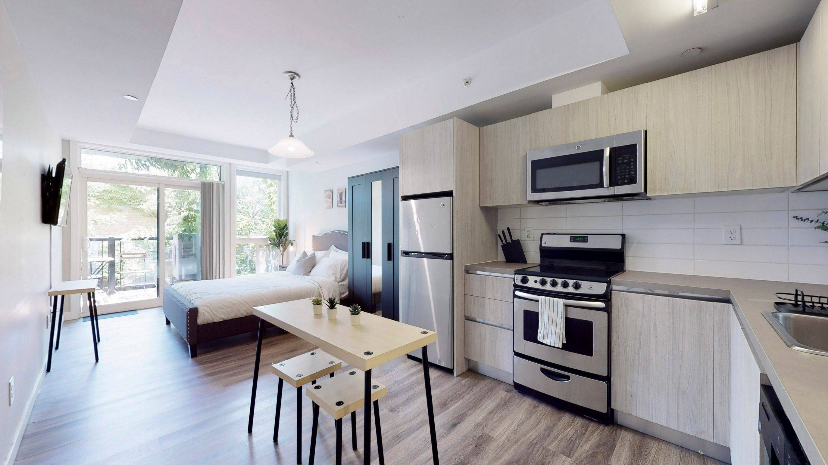 335 College ST #106, Toronto C01, ON M5T 1S2