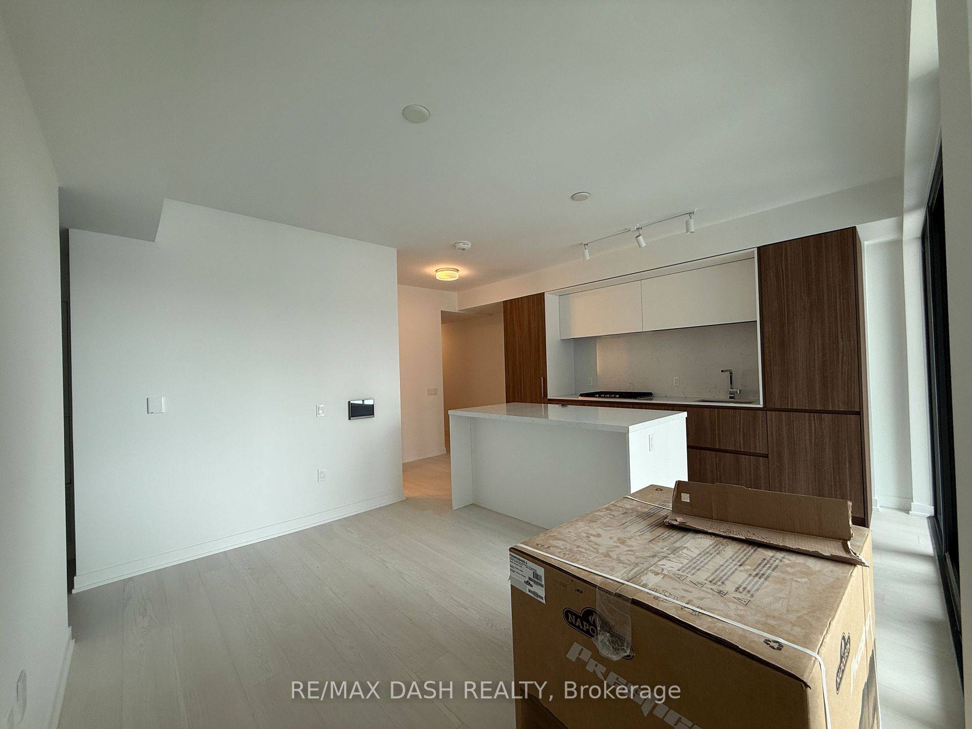 Toronto C03, ON M4S 0E5,1 Hillsdale AVE W #403