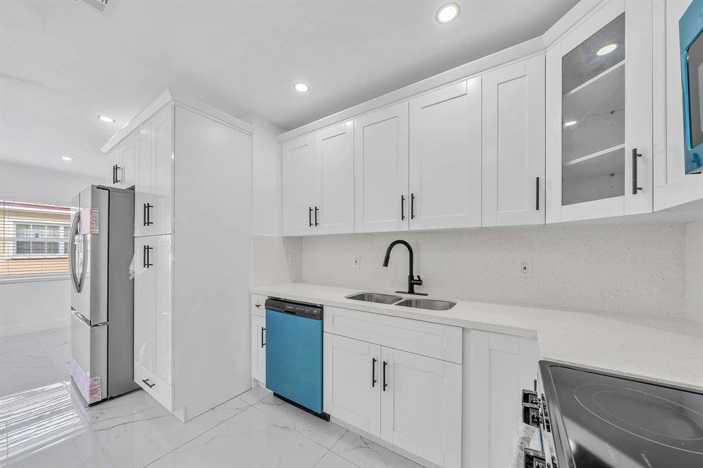 Lauderdale Lakes, FL 33319,[StreetName,UnitNumber,StreetNumber,StreetDirPrefix]