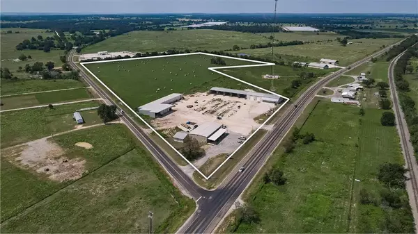 17552 Hwy 79, Marquez, TX 77865