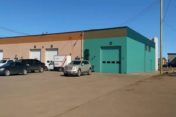 Grande Prairie, AB T8V 2N5,11402 100 ST #B