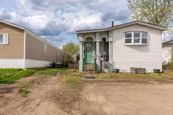 260 Greenwich LN, Fort Mcmurray, AB T9H3Z3
