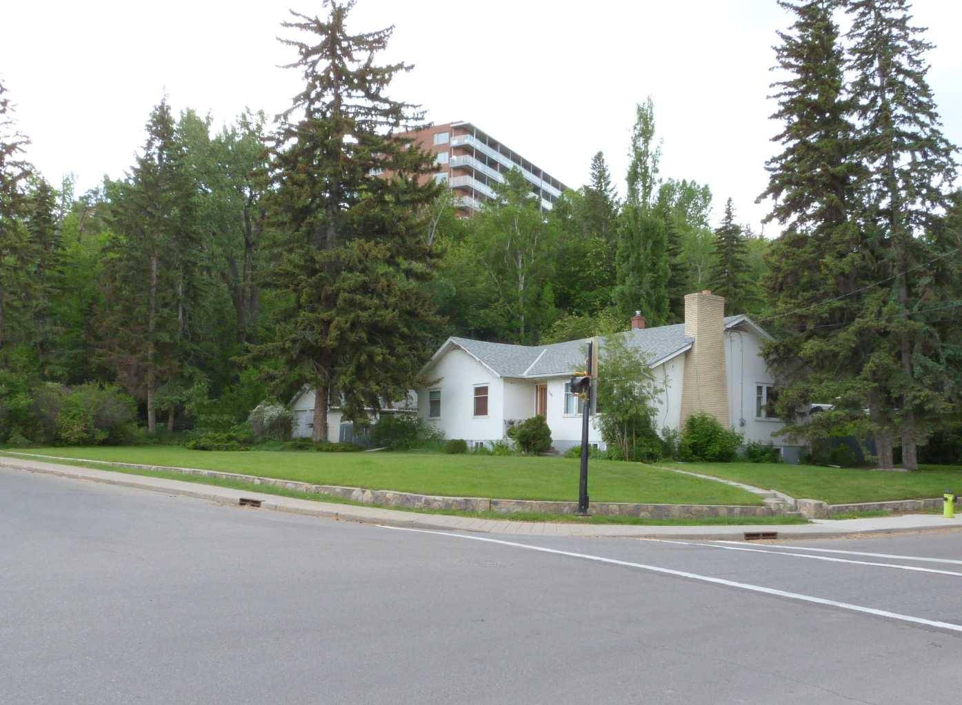 Calgary, AB T2S 1Y1,3205 4 ST Southwest