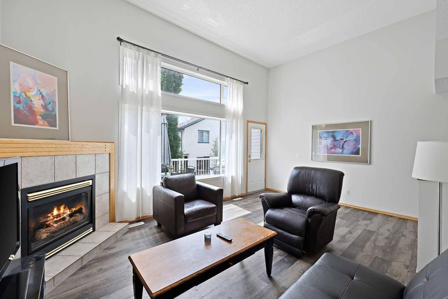 Calgary, AB T3G 4S8,258 Rocky Ridge CT NW