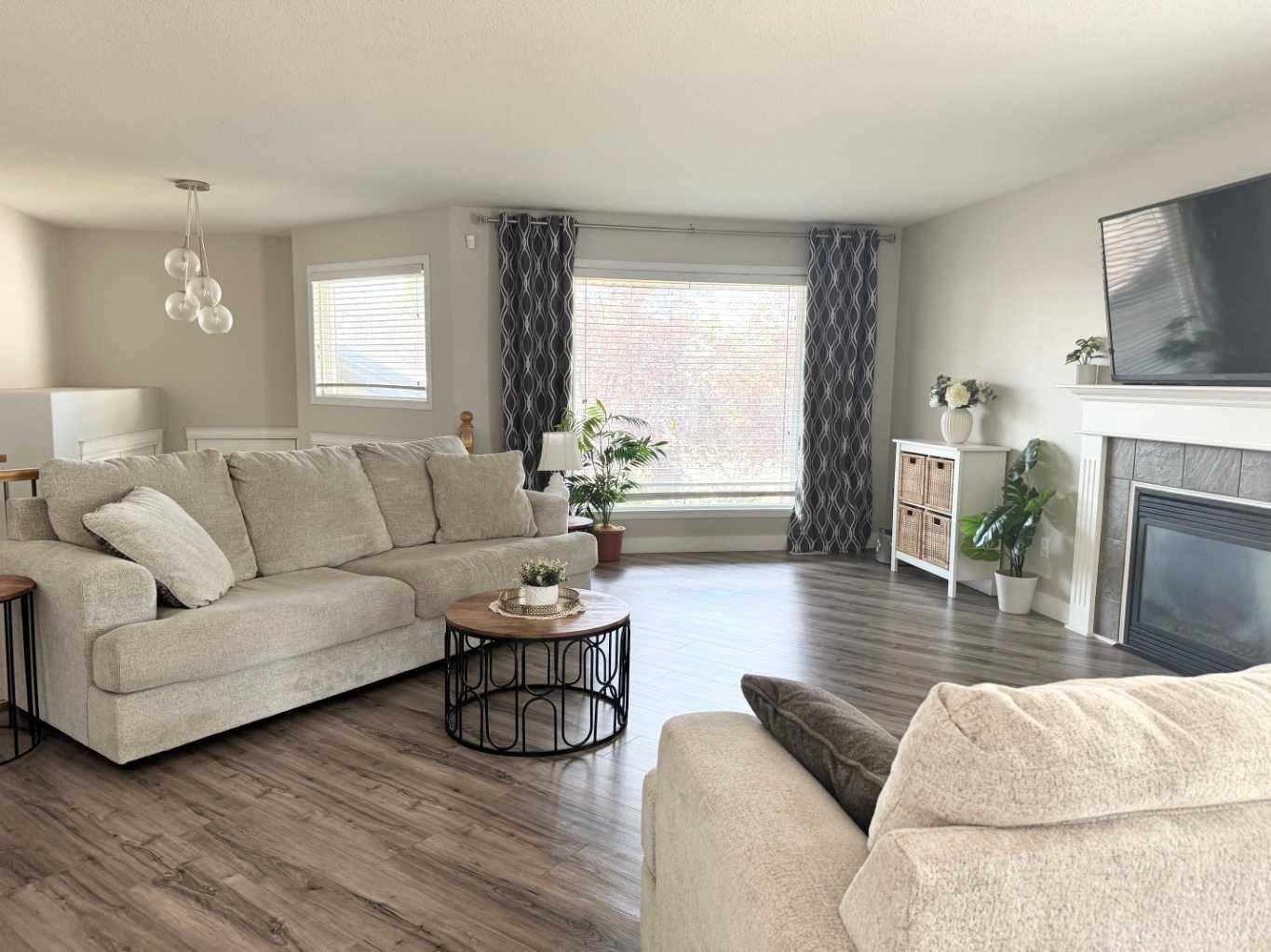 Fort Mcmurray, AB T9K0B2,208 Paulson ST
