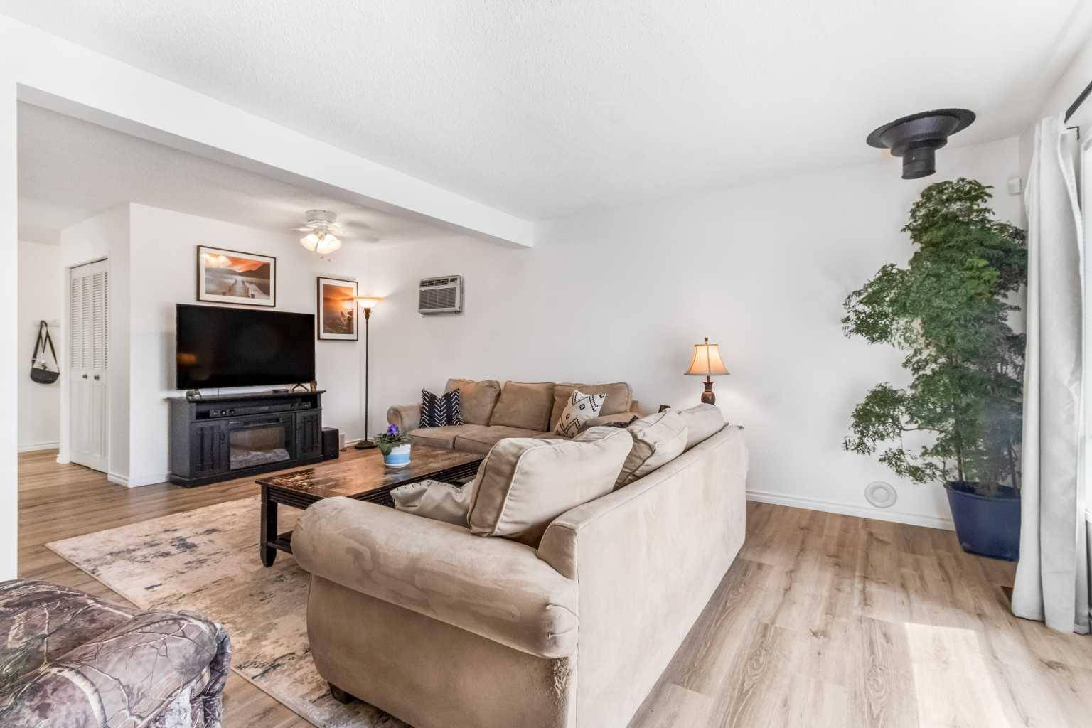 Calgary, AB T2A6L2,283 Abinger CRES Northeast
