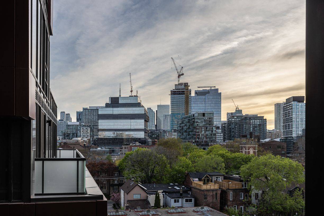 Toronto C08, ON M5A 1H5,28 Eastern AVE #629