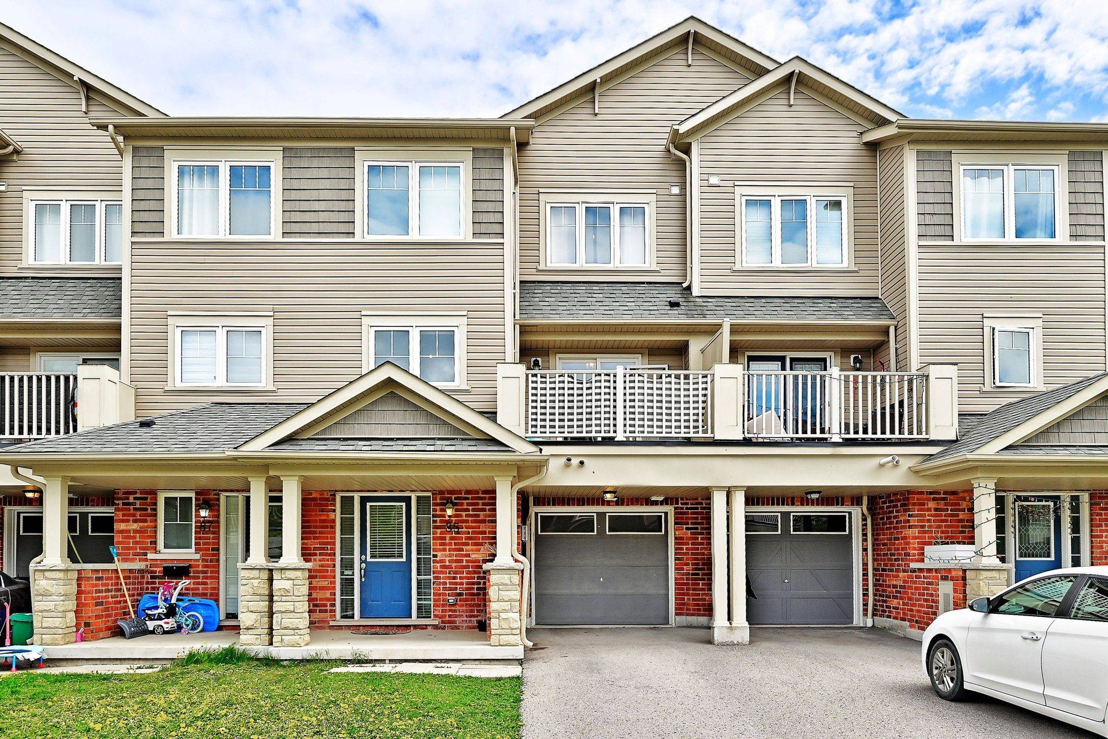 Oshawa, ON L1L 0G5,85 Tabaret CRES