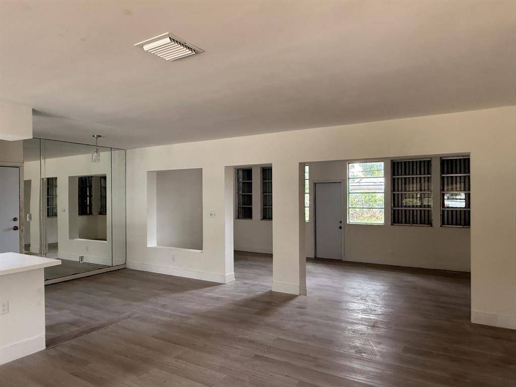 West Palm Beach, FL 33403,[StreetName,UnitNumber,StreetNumber,StreetDirPrefix]