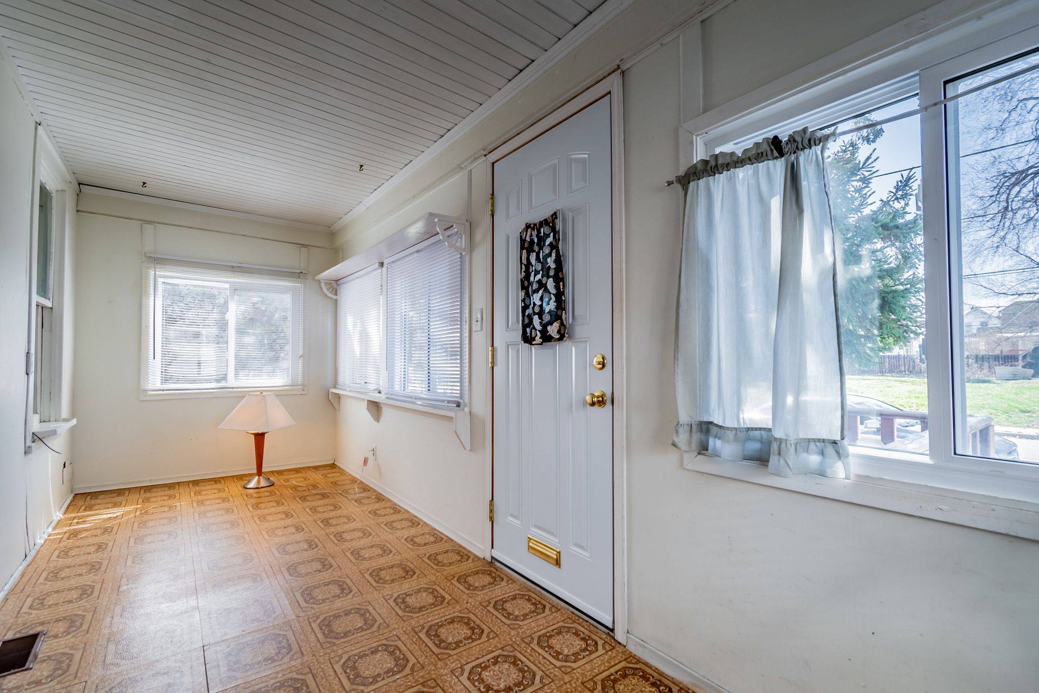 Niagara Falls, ON L2E 1J7,4699 Jepson ST