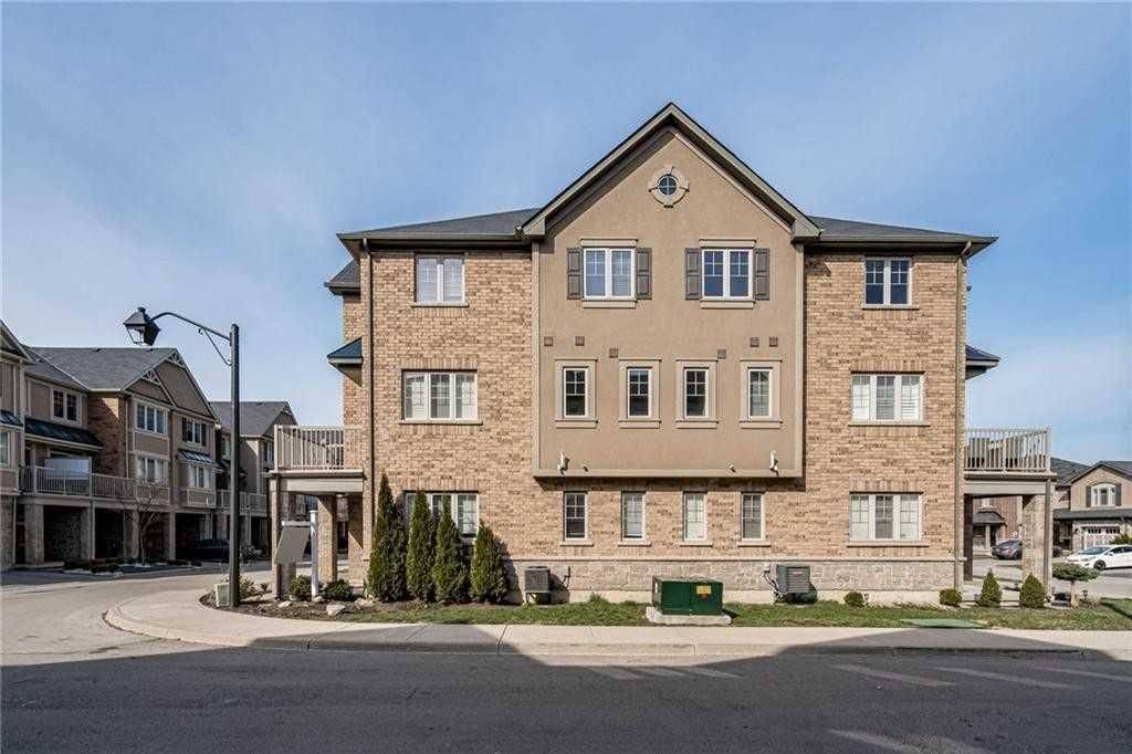 Hamilton, ON L8J 0H4,201 Westbank TRL #47