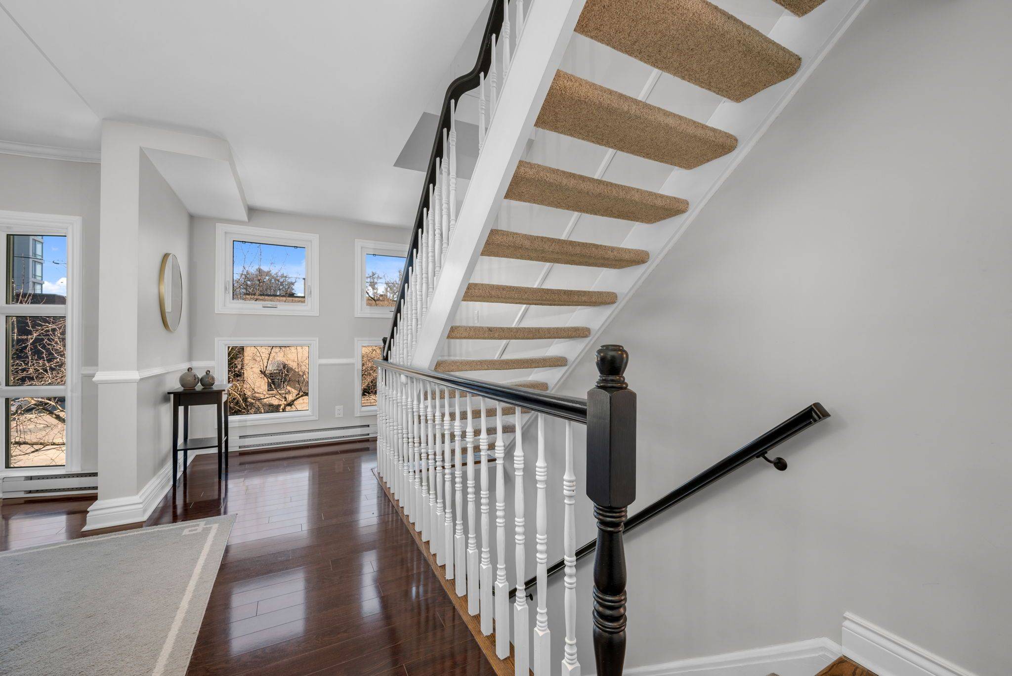 Lower Town - Sandy Hill, ON K1N 6P5,292 Laurier AVE E #10
