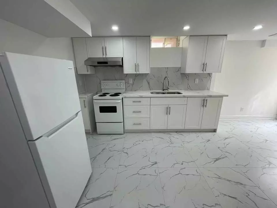 Mississauga, ON L5M 0B9,3231 Cabano CRES #Basement