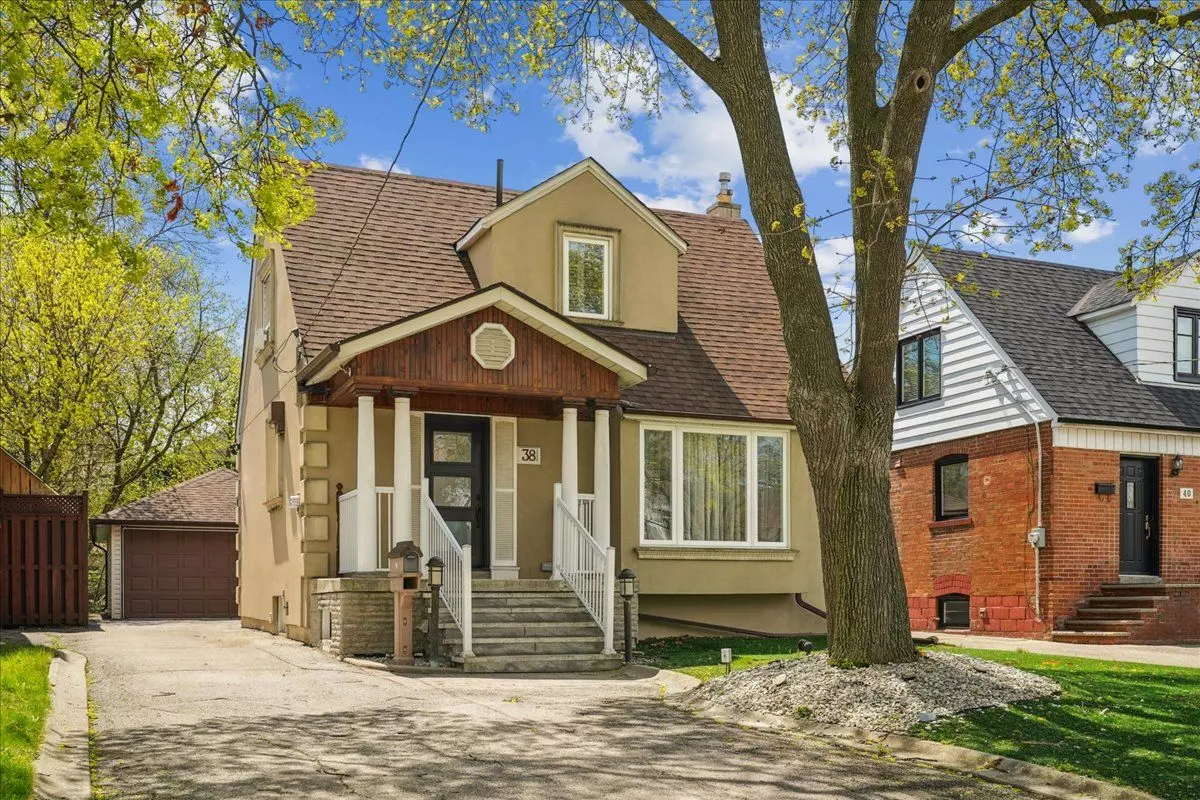 Toronto W09, ON M9P 2N4,38 Riverview HTS