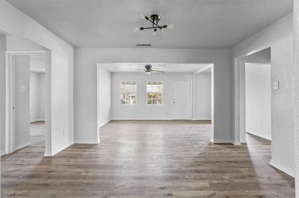 7813 Corina Drive, White Settlement, TX 76108