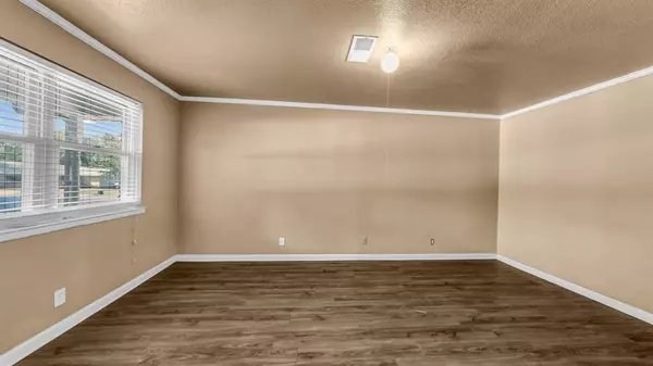 North Richland Hills, TX 76180,7521 S college Circle