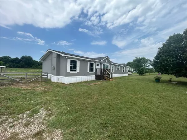 156 Private Road 4436, Rhome, TX 76078