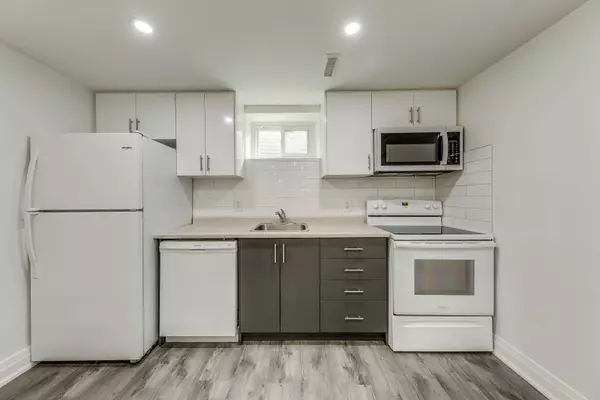 Mississauga, ON L5A 1Z4,690 Mississauga Valley BLVD