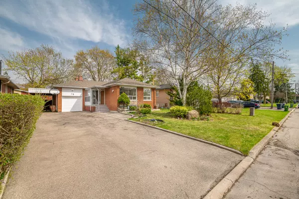 Toronto W05, ON M9M 2W3,19 Belleglade CT #Lower