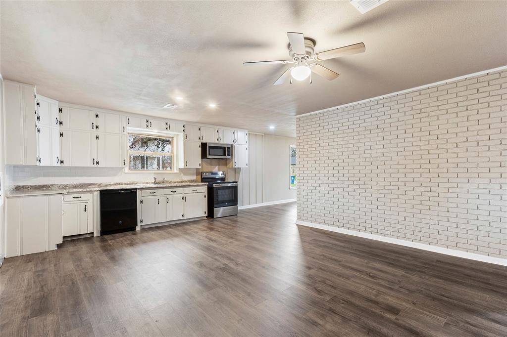 Jacksonville, TX 75766,517 Austin